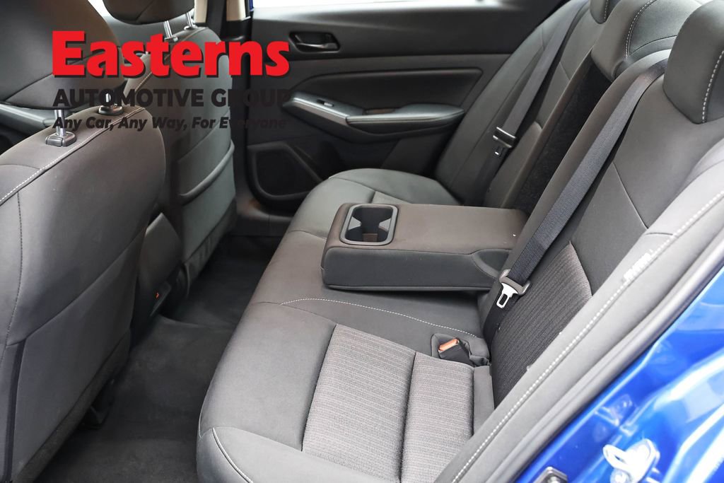 Used 2025 Nissan Altima 2.5 SV FWD image 21