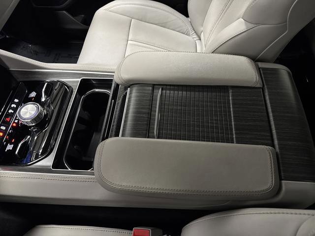 Used 2024 Jeep Wagoneer L Series II w/ Convenience Group I image 21