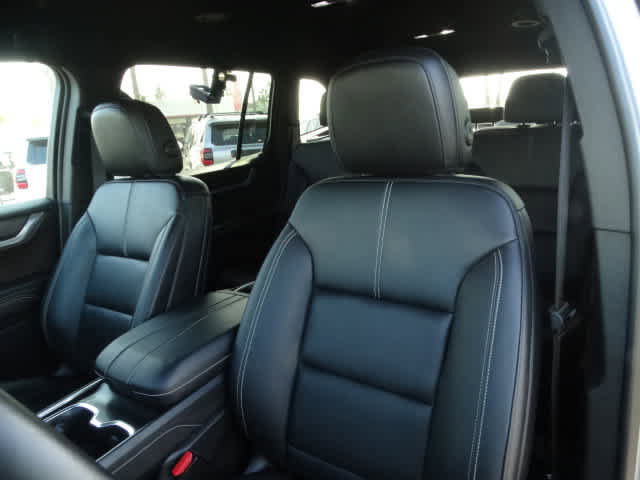 Used 2024 GMC Acadia Elevation w/ Black Edition image 19