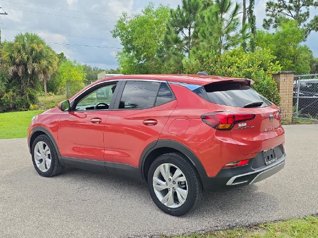 Certified 2024 Buick Encore GX Preferred w/ Comfort Package FWD image 3