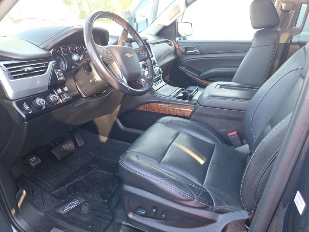 Used 2020 Chevrolet Suburban Premier AWD/4WD image 3