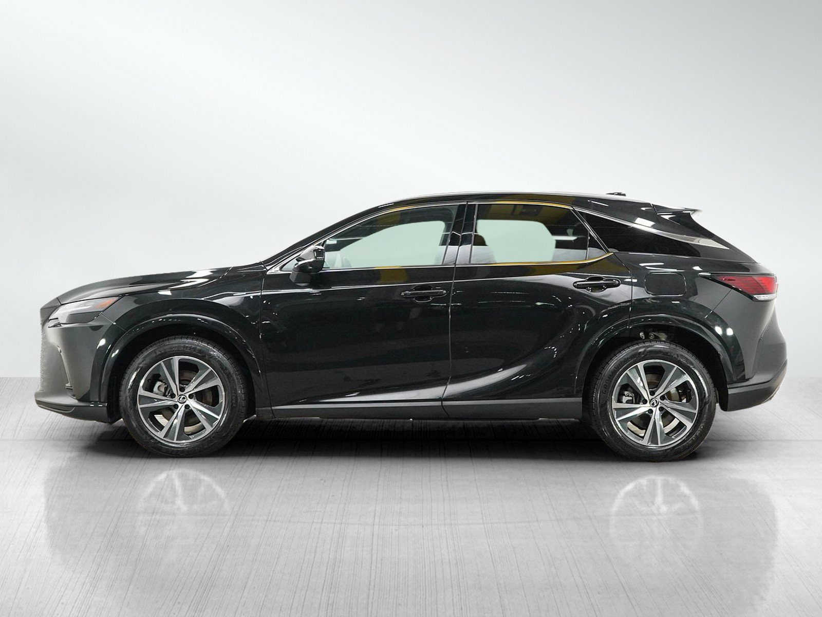 Used 2024 Lexus RX 350h w/ Convenience Package AWD/4WD image 2