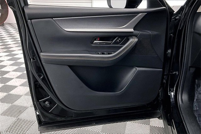 Used 2025 MAZDA CX-90 3.3 Turbo w/ Preferred Package image 17