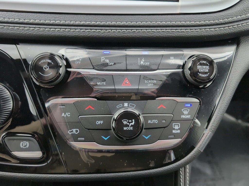 New 2026 Chrysler Pacifica Limited image 35