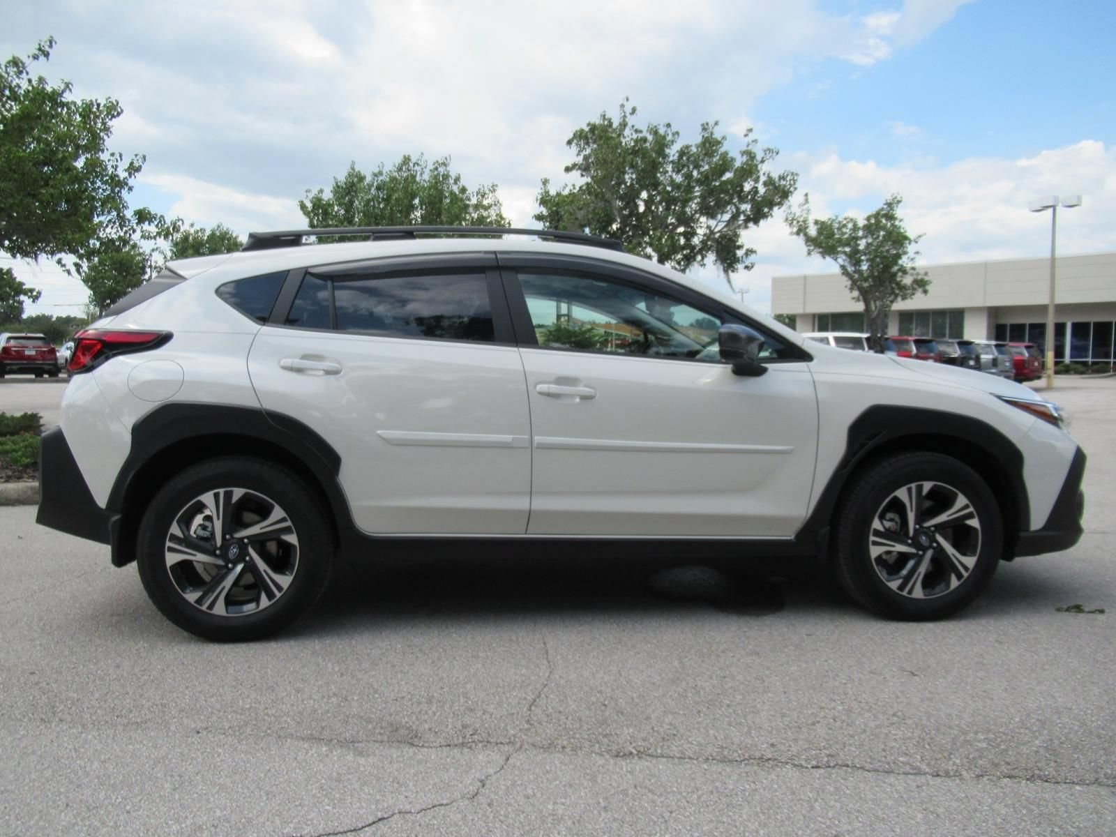 Used 2024 Subaru Crosstrek 2.0i Premium w/ Crosstrek Mirror Package AWD/4WD image 2