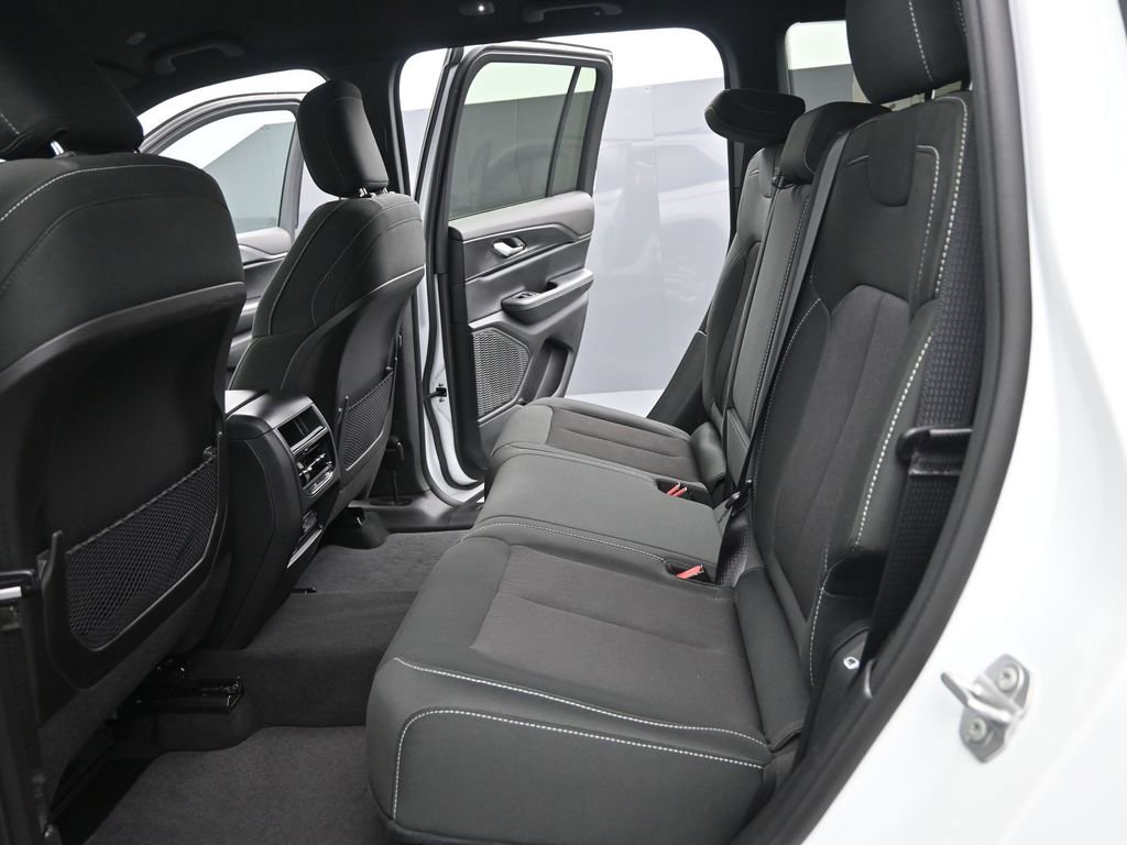 Used 2024 Jeep Grand Cherokee Laredo w/ Luxury Tech Group I image 13