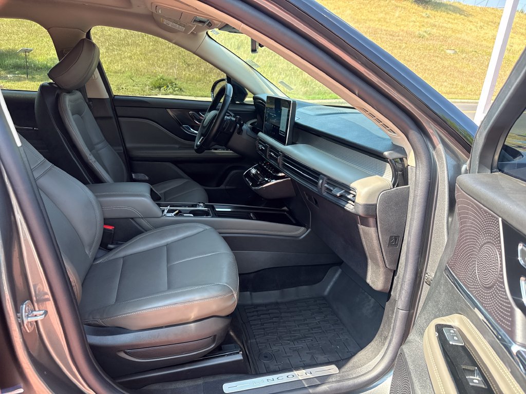 Certified 2025 Lincoln Corsair AWD w/ Equipment Group 101A image 30
