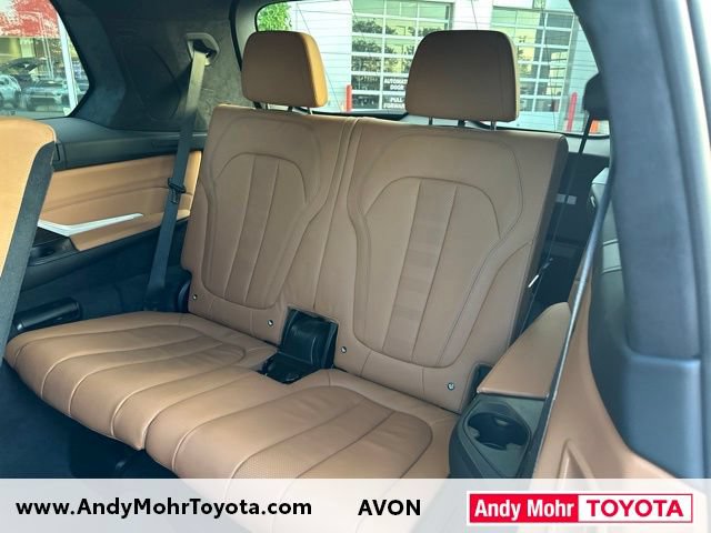 Used 2021 BMW X7 M50i w/ Dynamic Handling Package AWD/4WD image 44