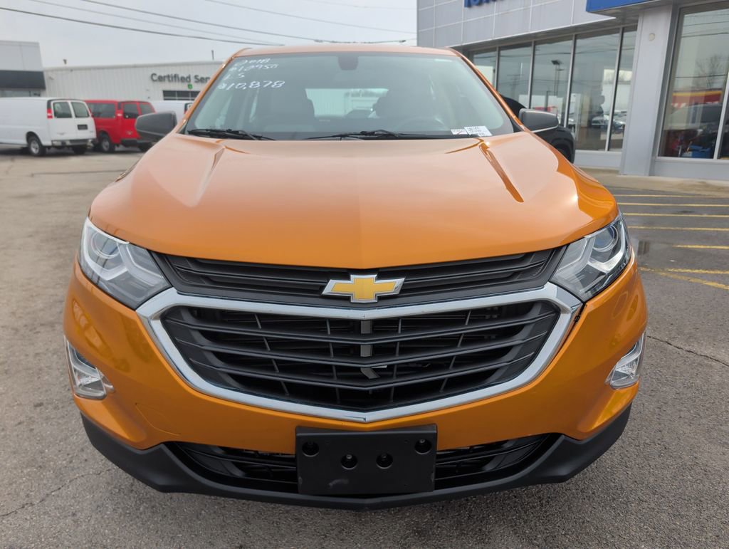 Used 2018 Chevrolet Equinox LS image 2