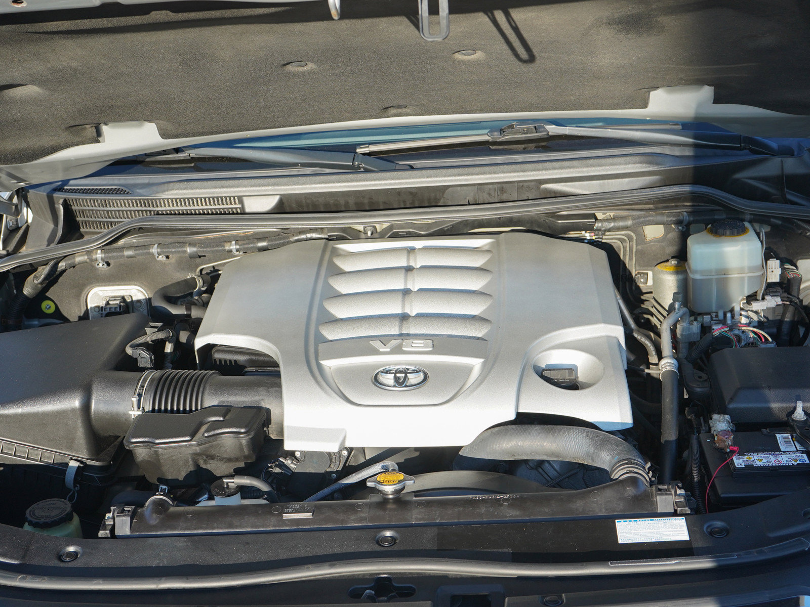 Used 2015 Toyota Land Cruiser AWD/4WD image 32