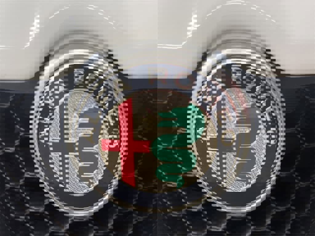 Used 2022 Alfa Romeo Stelvio Veloce image 8