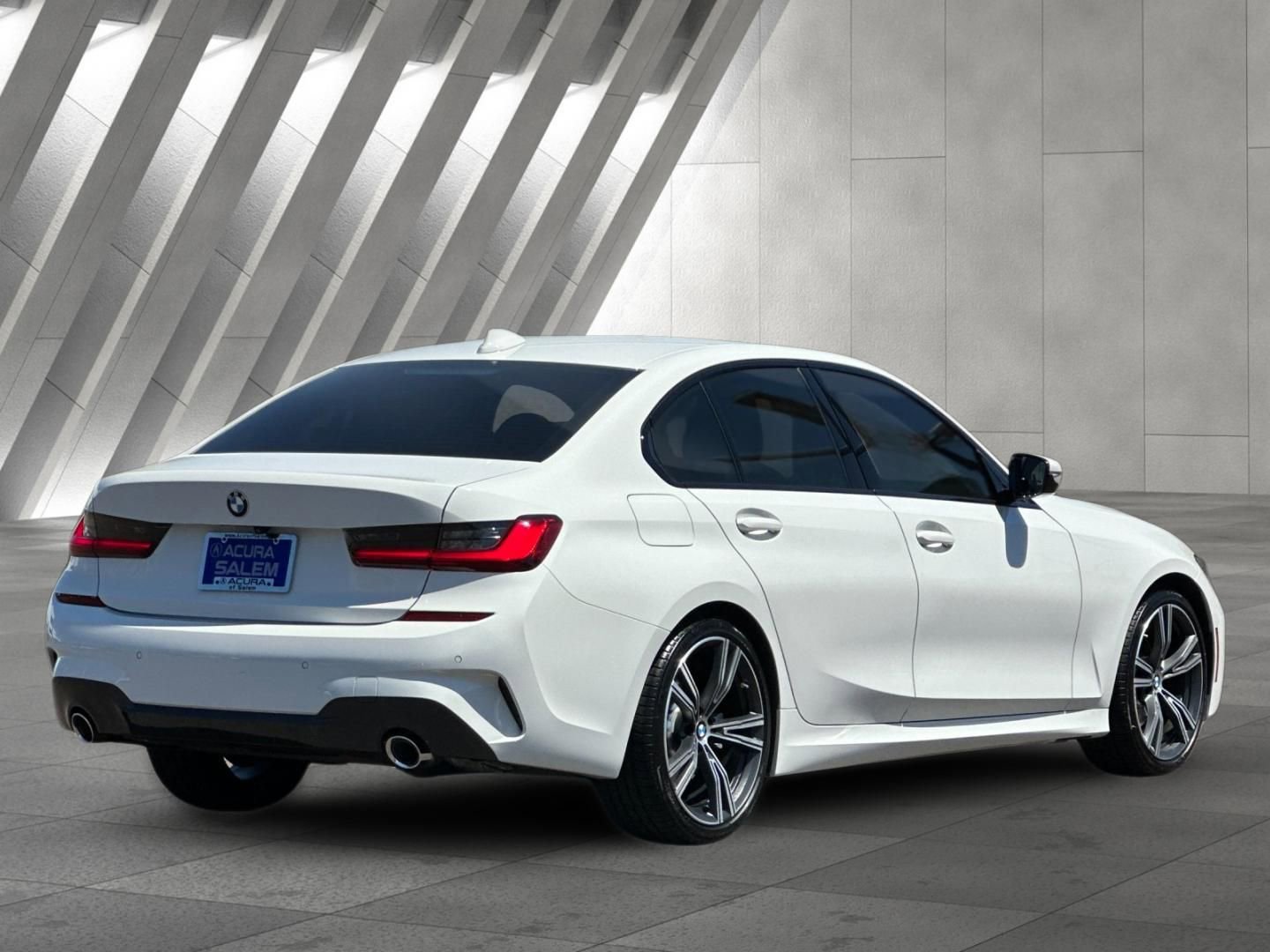 Used 2021 BMW 330i Sedan w/ M Sport Package RWD image 3