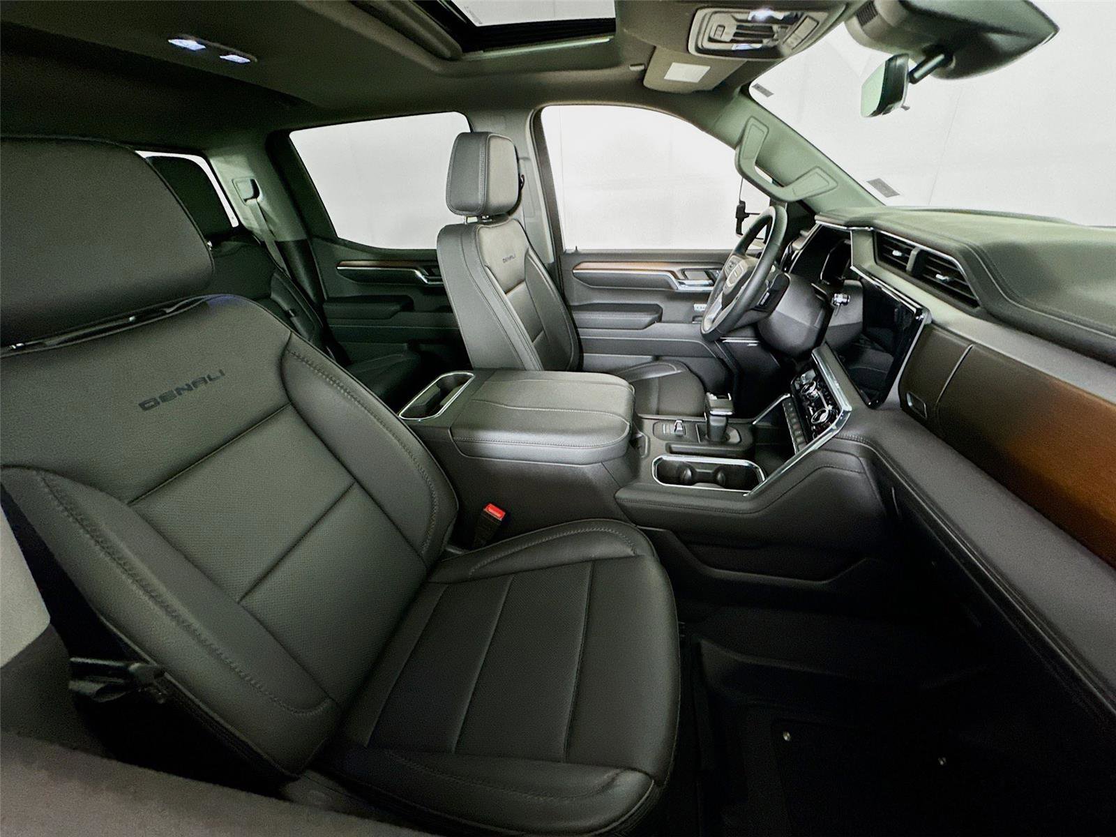 Used 2024 GMC Sierra 1500 Denali w/ Denali Reserve Package image 24