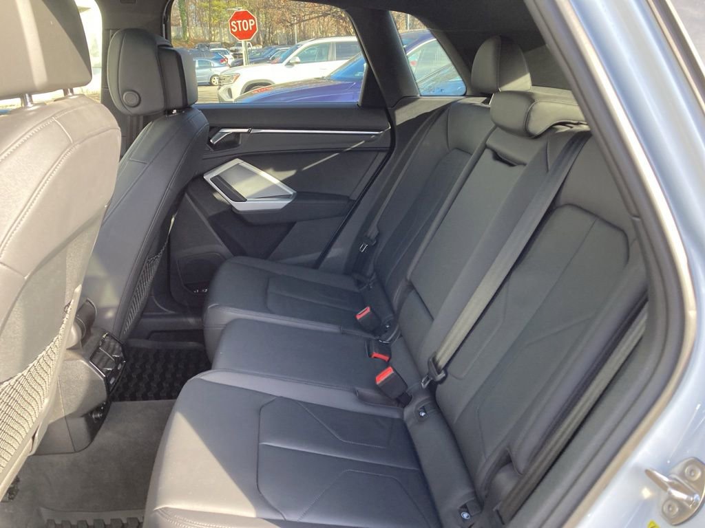 Used 2023 Audi Q3 2.0T Premium Plus w/ Premium Plus Package image 9