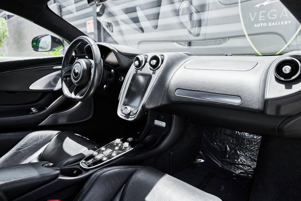 Used 2023 McLaren GT RWD image 40