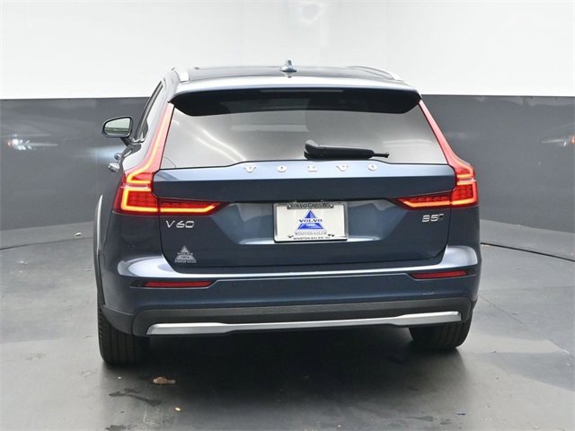 Used 2024 Volvo V60 B5 Cross Country Plus image 7
