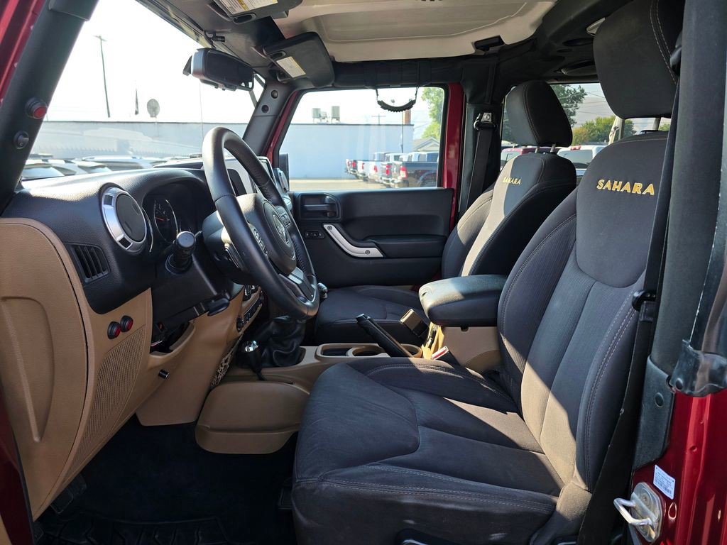 Used 2013 Jeep Wrangler Sahara w/ Connectivity Group AWD/4WD image 15