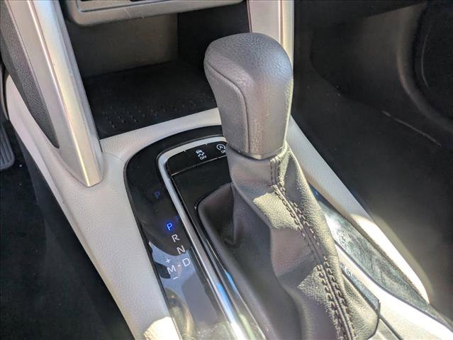 Used 2024 Toyota Corolla Cross L image 11