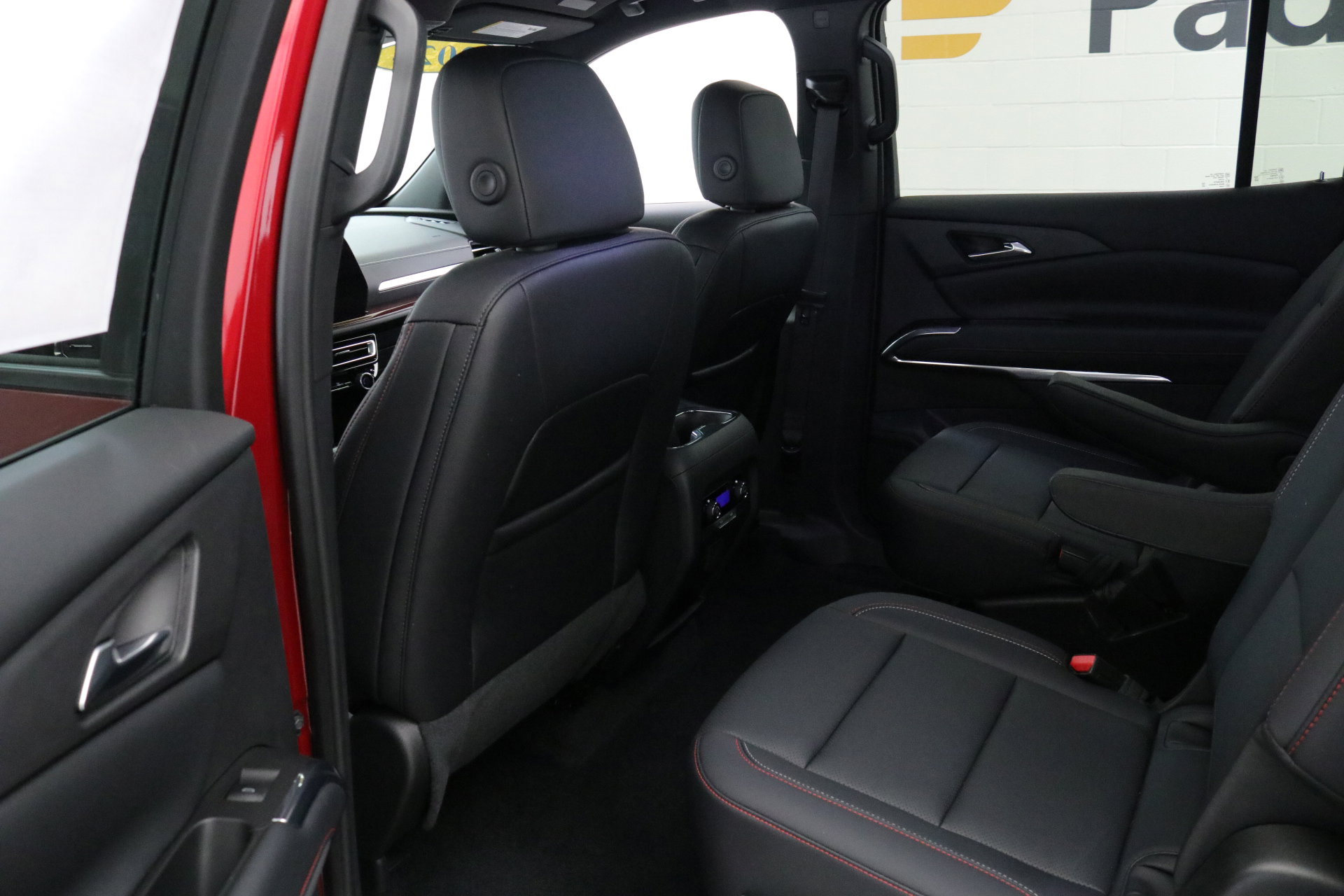 Used 2024 Chevrolet Traverse Z71 image 26