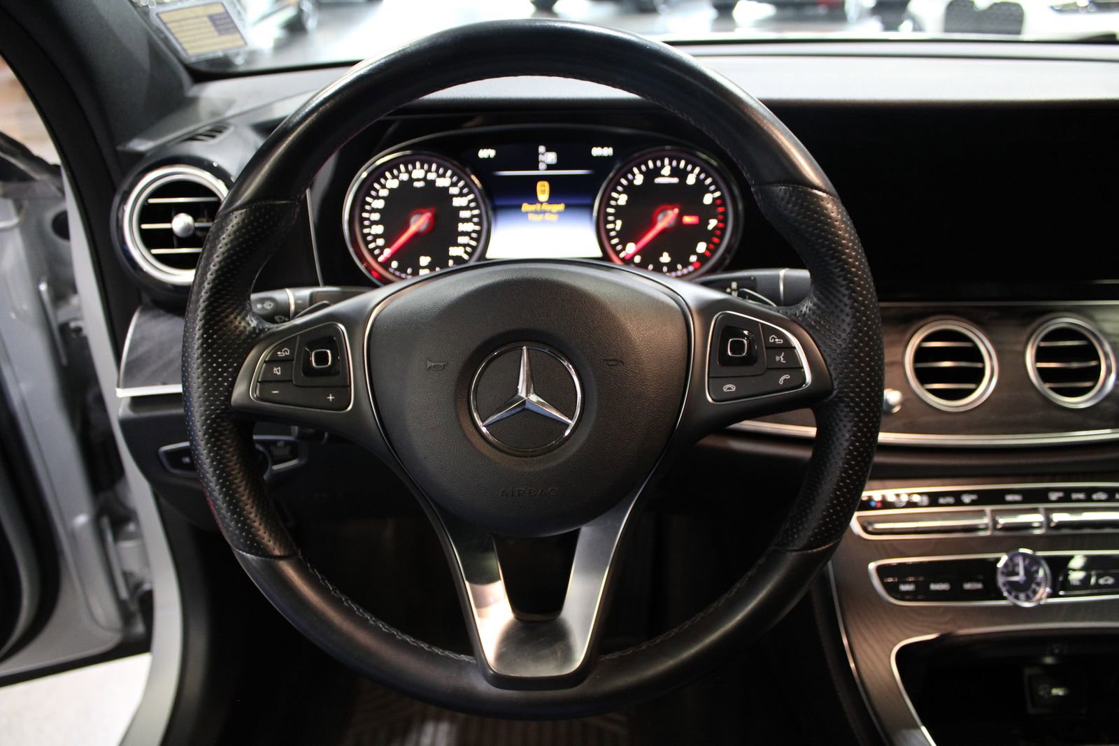 Used 2018 Mercedes-Benz E 300 image 28