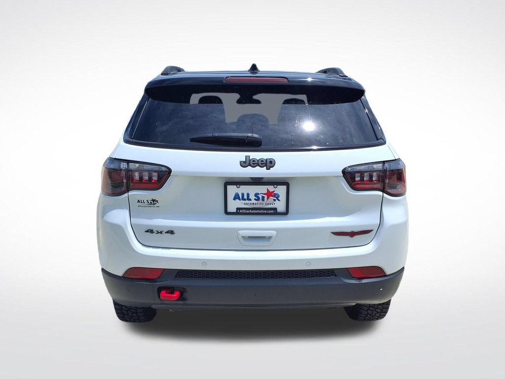 Used 2025 Jeep Compass Trailhawk AWD/4WD image 7