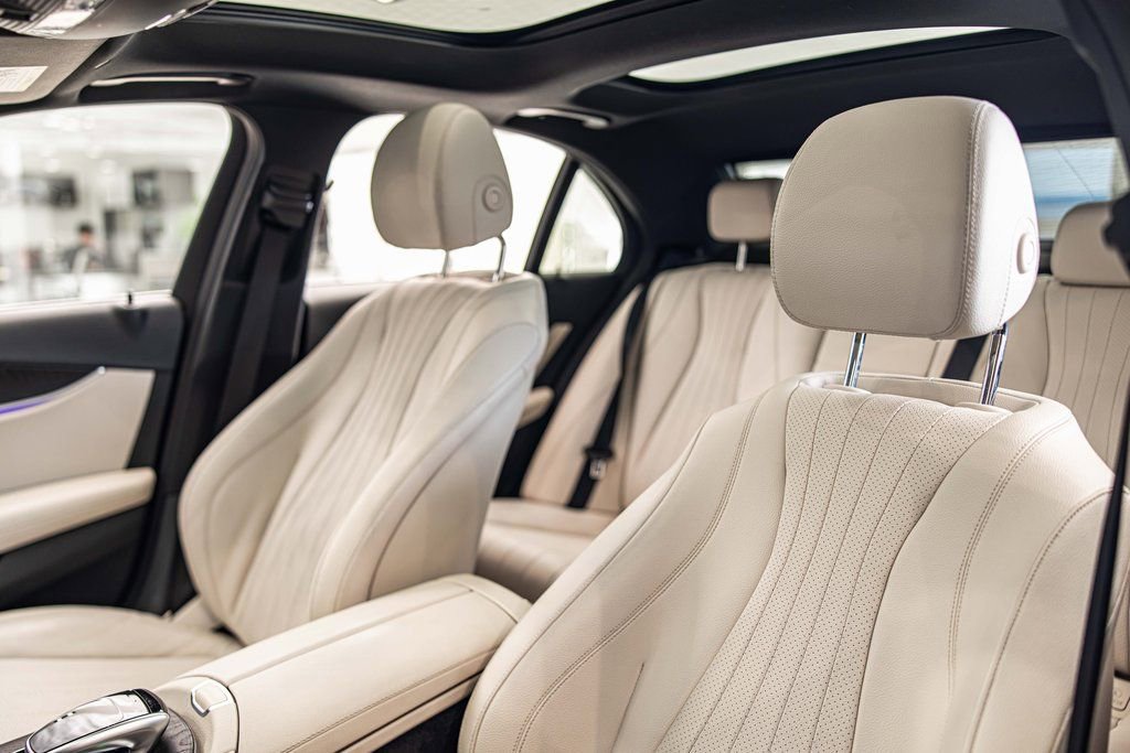 Used 2018 Mercedes-Benz E 400 4MATIC Sedan image 19