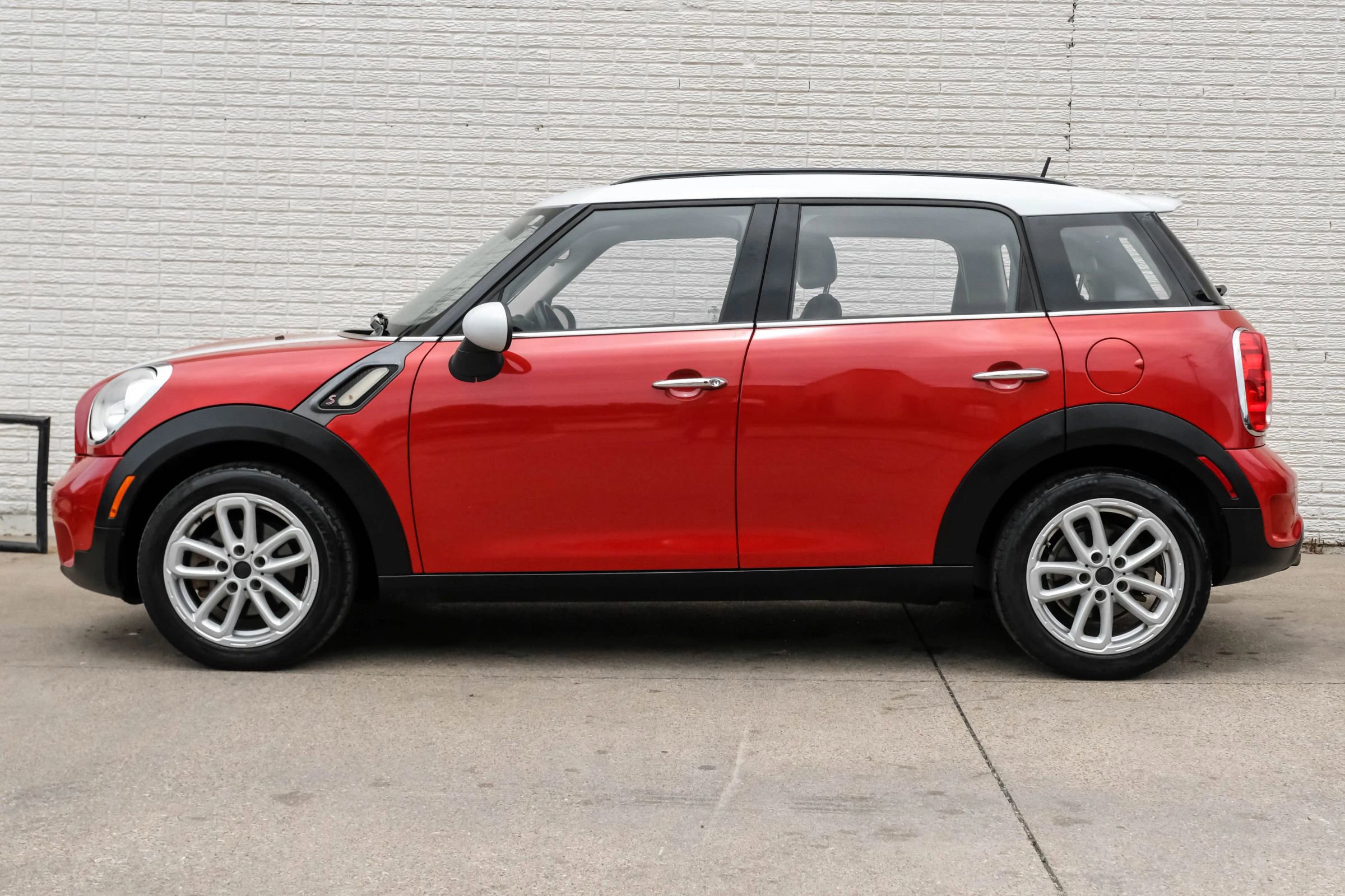 Used 2015 MINI Cooper Countryman S w/ Premium Package FWD image 10