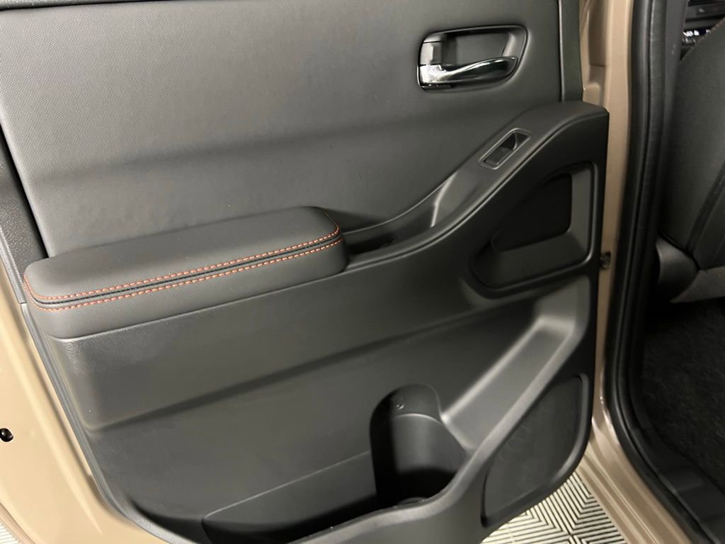 Used 2024 Nissan Frontier Pro-X w/ Technology Package image 27