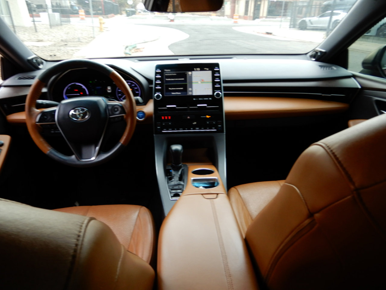 Used 2019 Toyota Avalon Limited image 16