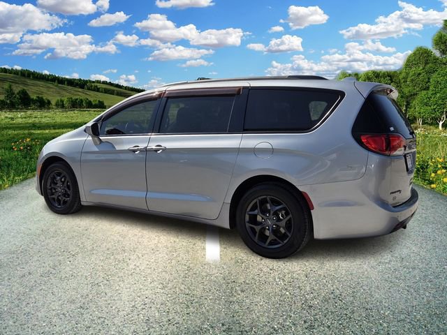 Certified 2020 Chrysler Pacifica Touring-L w/ S Appearance Package image 4