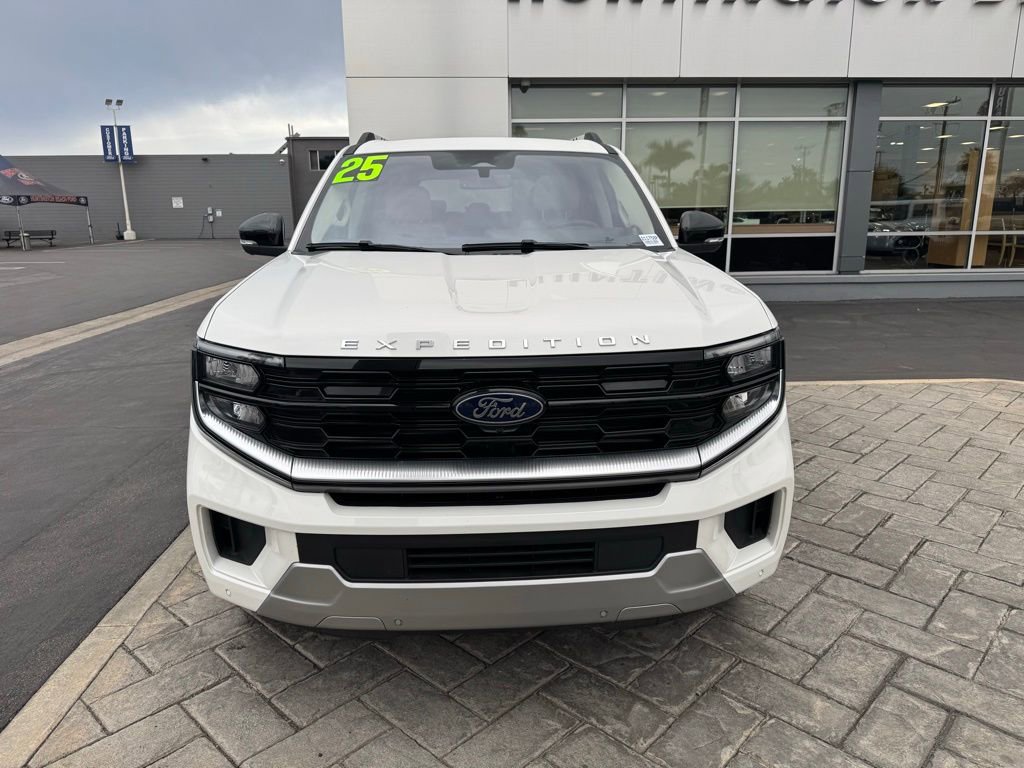 Used 2025 Ford Expedition Platinum w/ Platinum Ultimate Package image 38