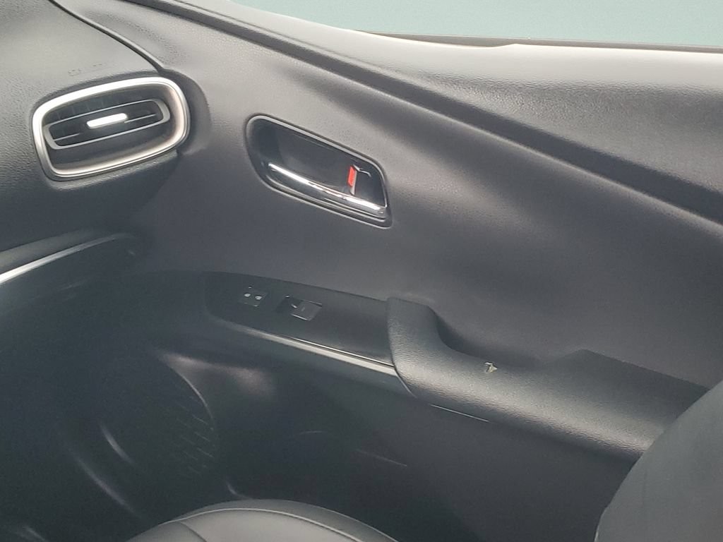 Used 2020 Toyota Prius Prime XLE FWD image 13