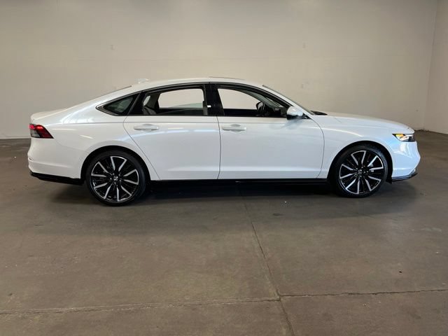 Used 2024 Honda Accord Touring image 2