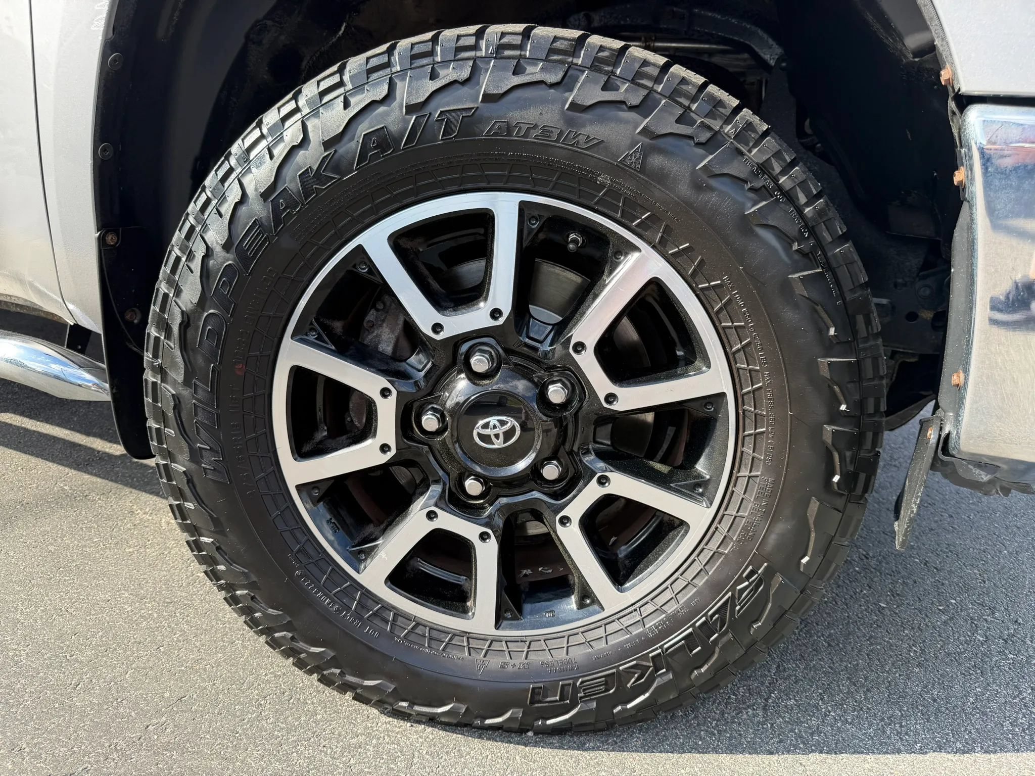 Used 2016 Toyota Tundra SR5 w/ TRD Off Road Package AWD/4WD image 40