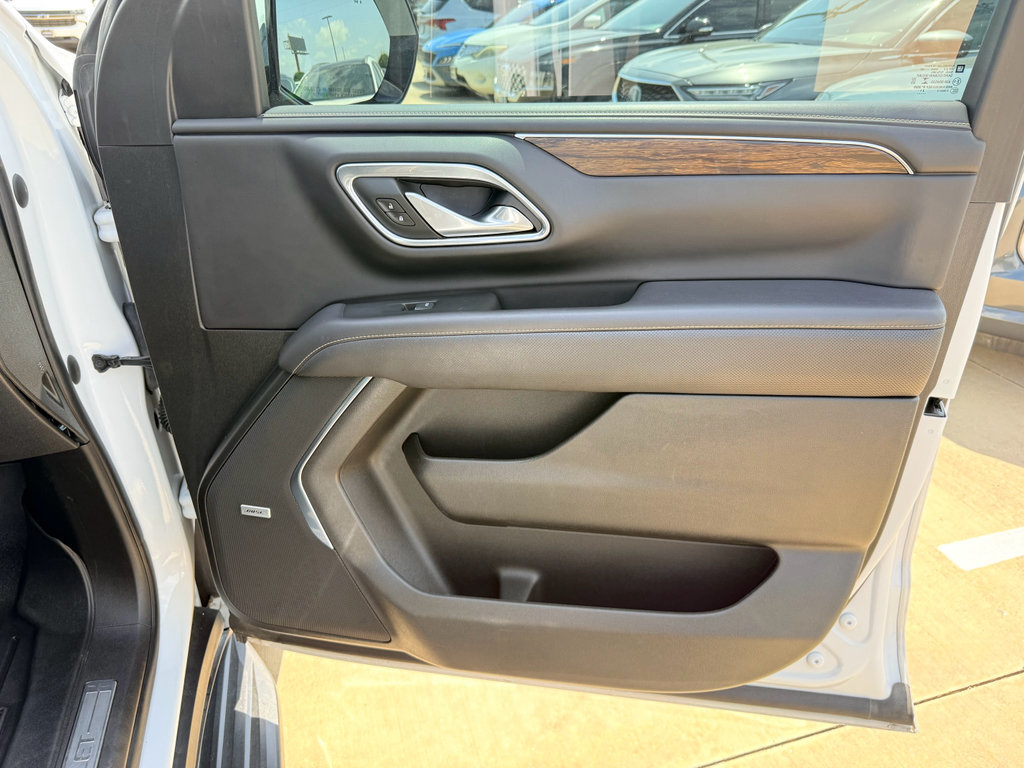 Used 2022 Chevrolet Suburban Premier RWD image 13