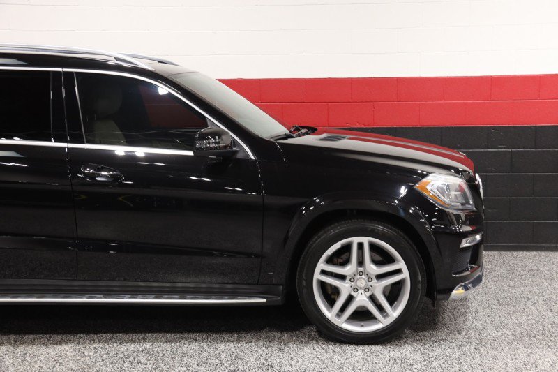 Used 2015 Mercedes-Benz GL 550 4MATIC image 6