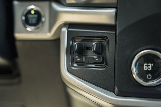 Used 2022 Ford Expedition XLT image 32