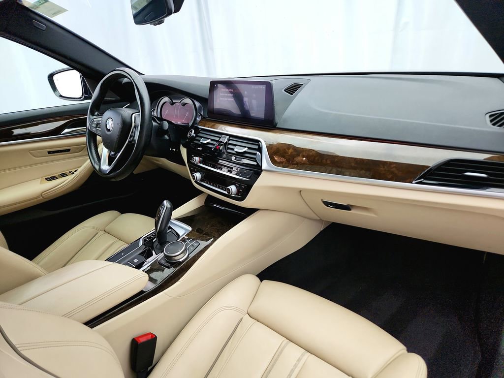 Used 2019 BMW 530i xDrive AWD/4WD image 28