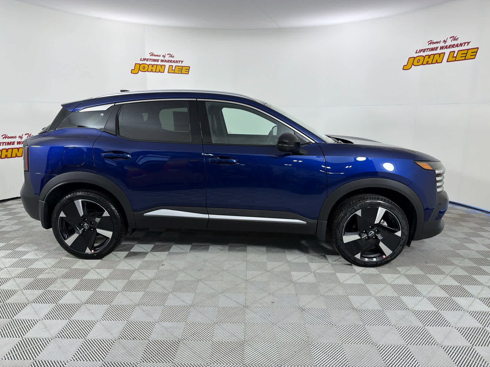 New 2026 Nissan Kicks SR w/ SR Premium Package image 7