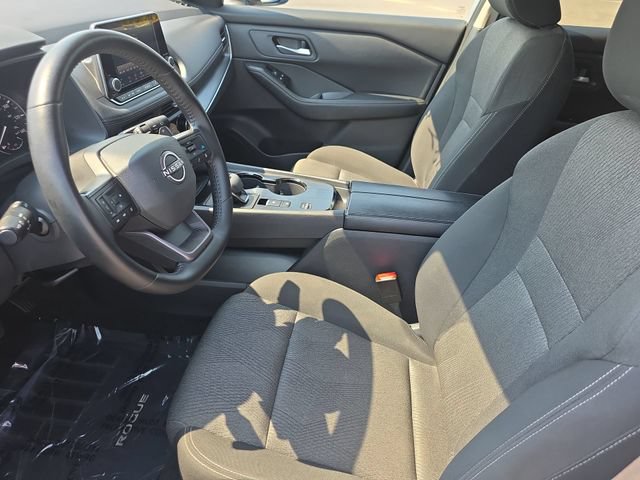 Used 2025 Nissan Rogue SV FWD image 16