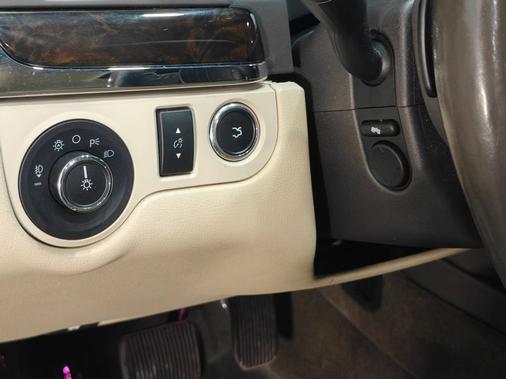 Used 2016 Lincoln MKS AWD w/ Equipment Group 101A image 15