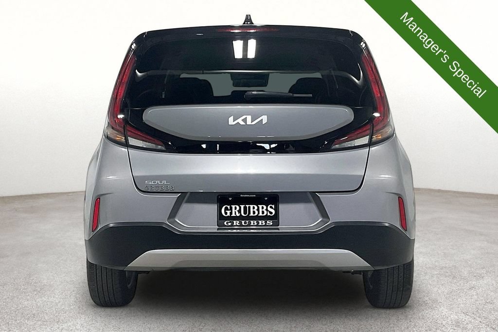 Used 2025 Kia Soul LX w/ LX Technology Package FWD image 5