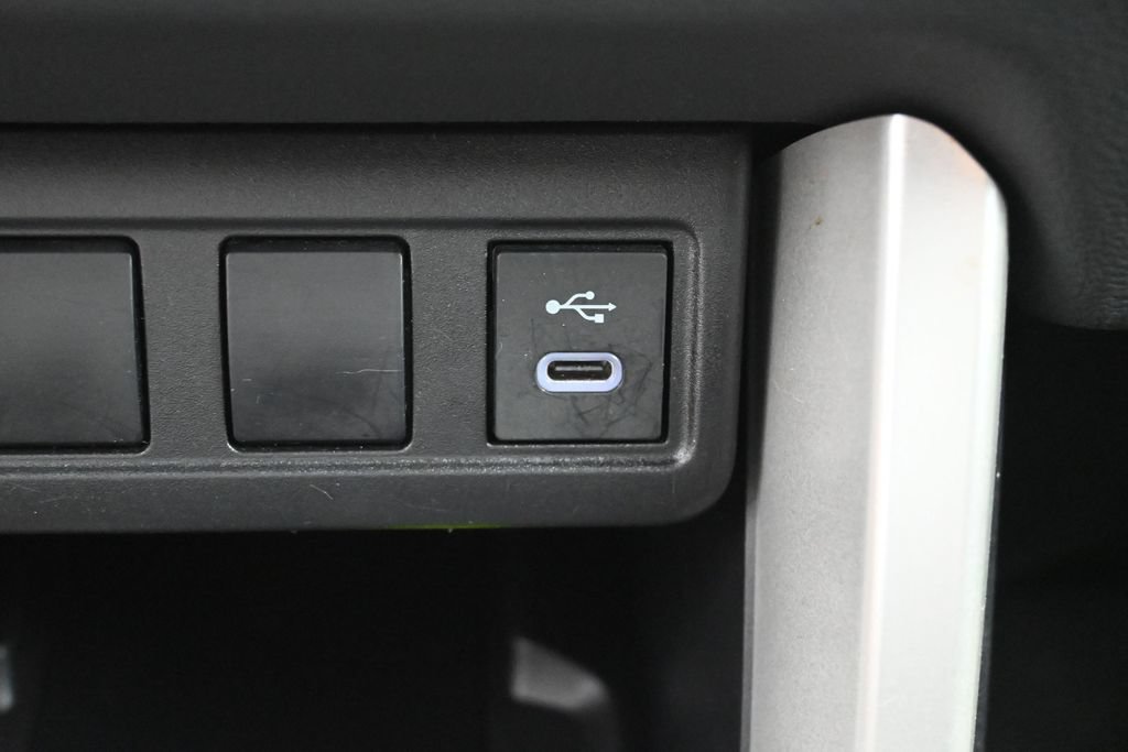 Used 2025 Toyota Corolla Cross LE FWD image 21