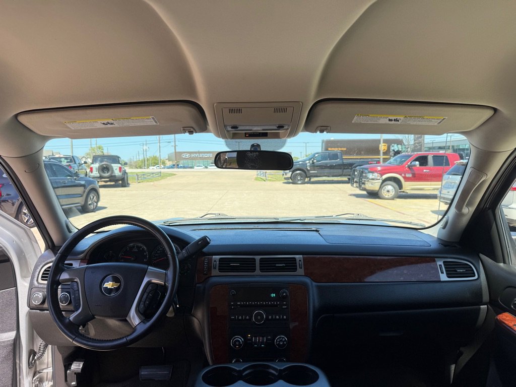Used 2011 Chevrolet Avalanche LS image 24