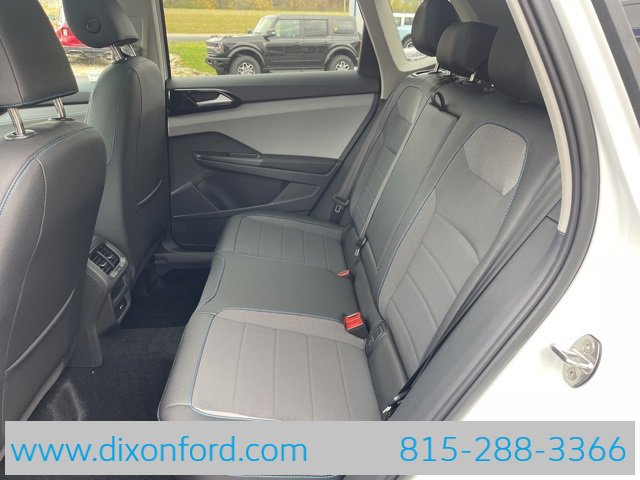 New 2024 Volkswagen Taos SE image 22