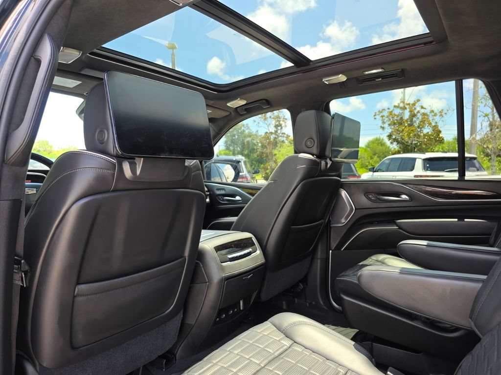 Used 2021 Cadillac Escalade Sport Platinum RWD image 26