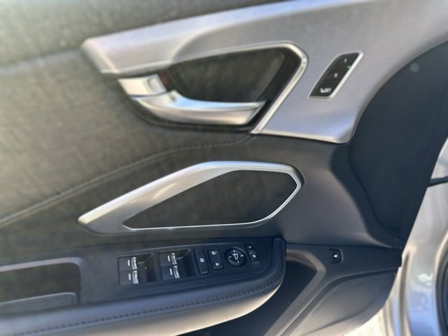 Used 2024 Acura RDX SH-AWD image 11