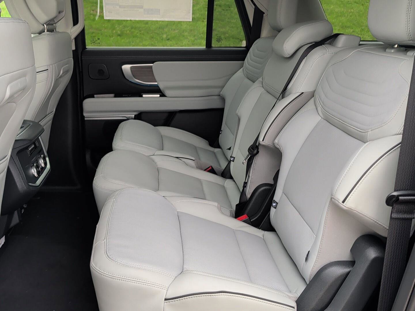 New 2026 Ford Expedition Max Platinum image 27