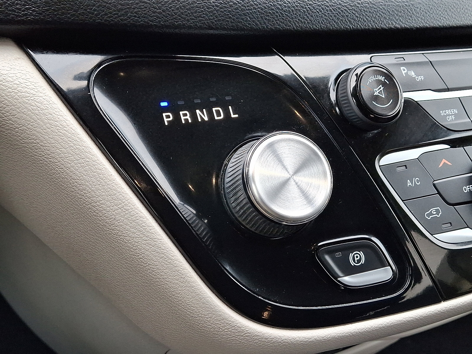 Used 2017 Chrysler Pacifica Touring-L Plus image 15