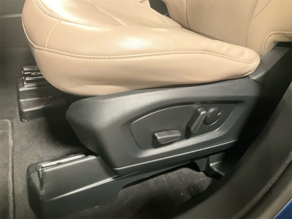 Used 2023 Ford Explorer Limited image 25